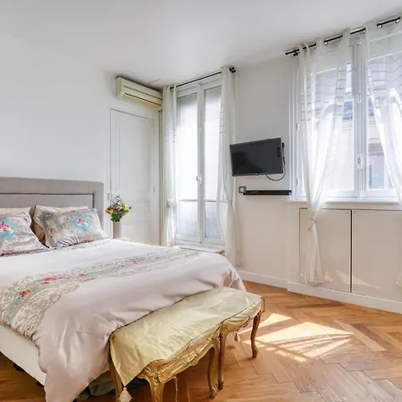 Rum i privatbostad Ravissante Chambre Paisible Proche Champs-elysees - H42 *