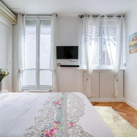 Ravissante Chambre Paisible Proche Champs-elysees - H42 * Paris